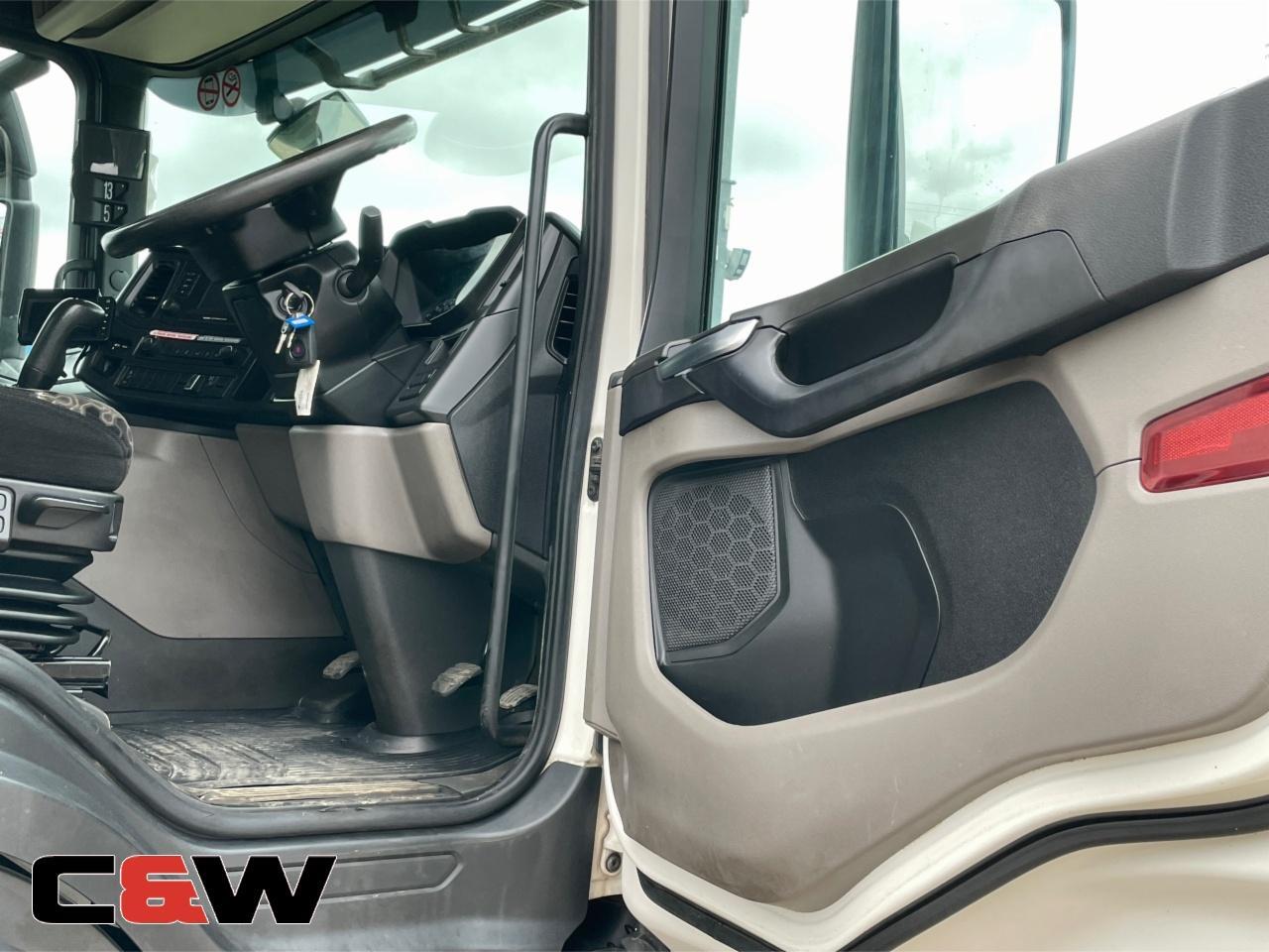 Vehicle image 30